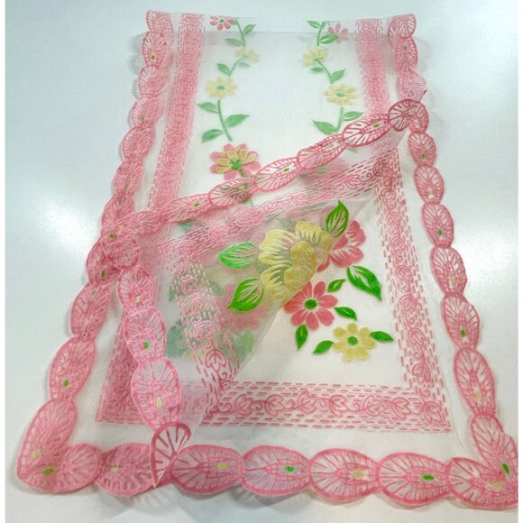 Vintage 1950s table runner, pink scalloped flocked fabric, MCM table decor - Picture 5 of 10